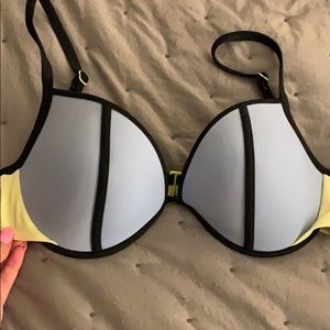 Victoria’s Secret underwire bikini top size 36D